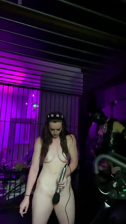 Vivienne L'amour - dominatrix se corre al sonido de tu sufrimiento