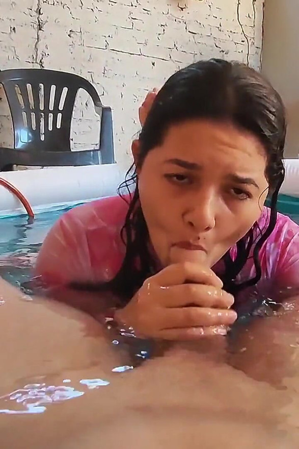Sucking Me Stepbrother Cock in the Inflatable Pool