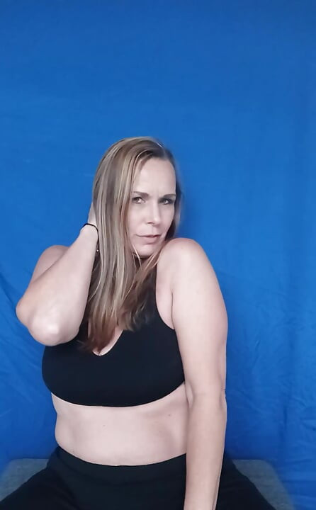 Pentru că muzica mă încântă. Noi dans săptămânal vor fi adăugate în acest an! Vrei să mă vezi scuturând?