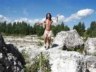 Topless dans in White Stone Steengroeve