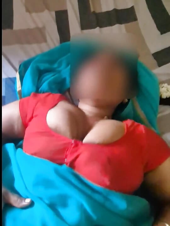 Sexig otillfredsställd granne fru kom igen knullade henne hårt och sperma inuti henne