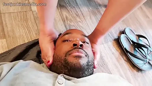 Candice's Virgin Size 12 Feet N and Her 1st Toe Sucking Experience