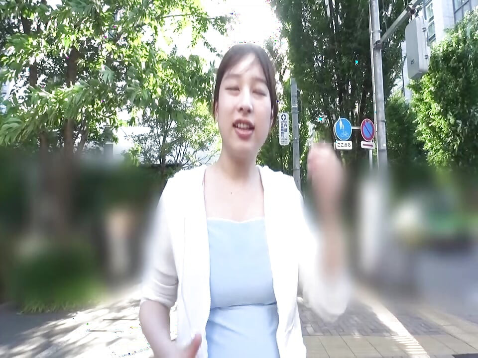 A125G08 Interviewing a beautiful part-time worker jogging with her big breasts, hooking up and filming her for a sexy climax!