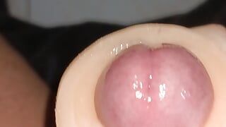 Novo brinquedo apertado punheta com close up ejaculação