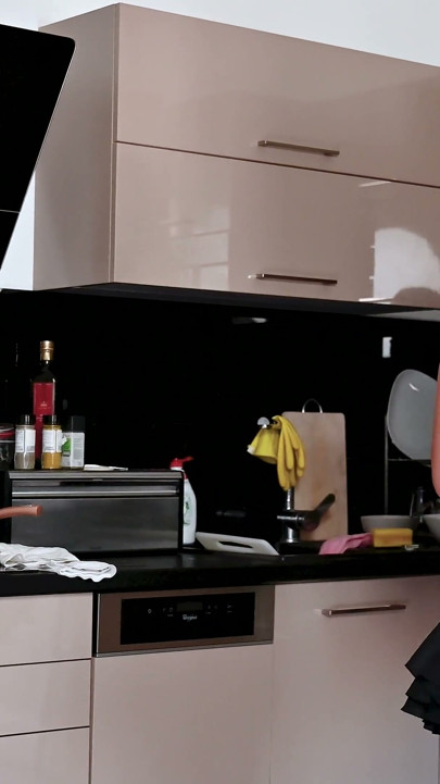 Karina King Perfect Housewife