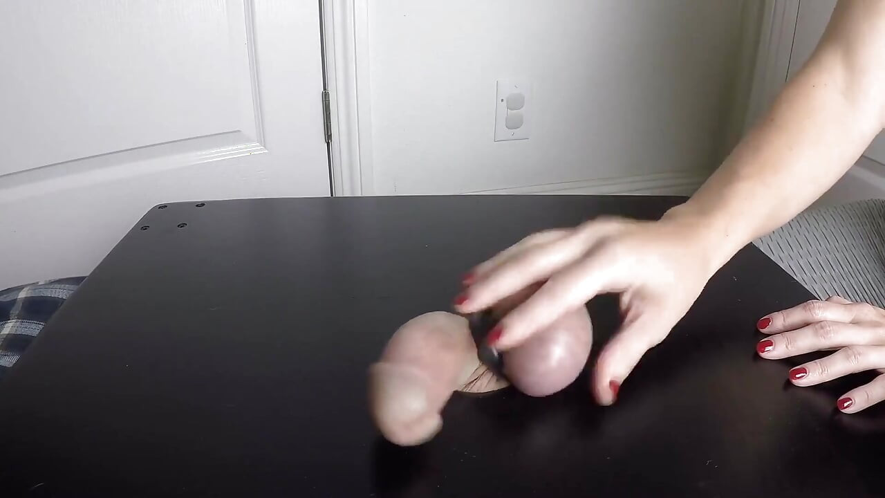 An Experienced Stepmom Whips Sperm Into My Balls so I Can Ejaculate More Easily