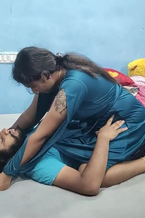 Romance sentado en el pecho