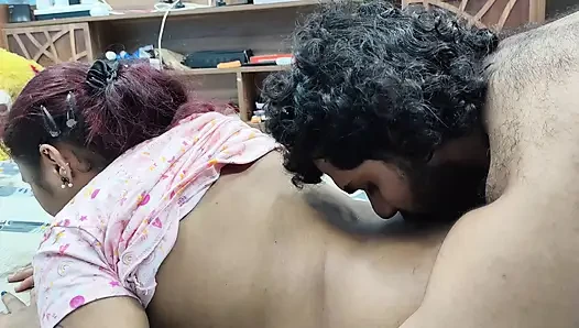 Ciuman pinggul dengan romansa panas