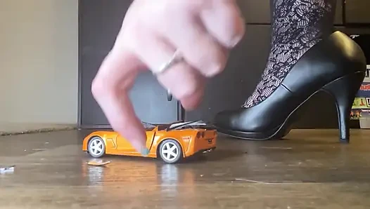 Crushed Dreams: Giantess Bootyful Bella Blast Vs the Orange Sports Car