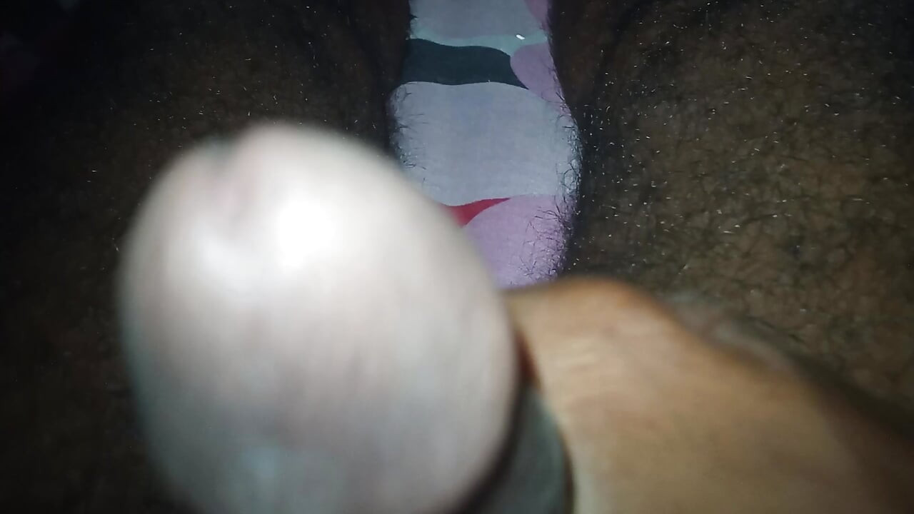 I couldn't help myself after seeing the big breasts in the video, so I gave my hand to Hendel