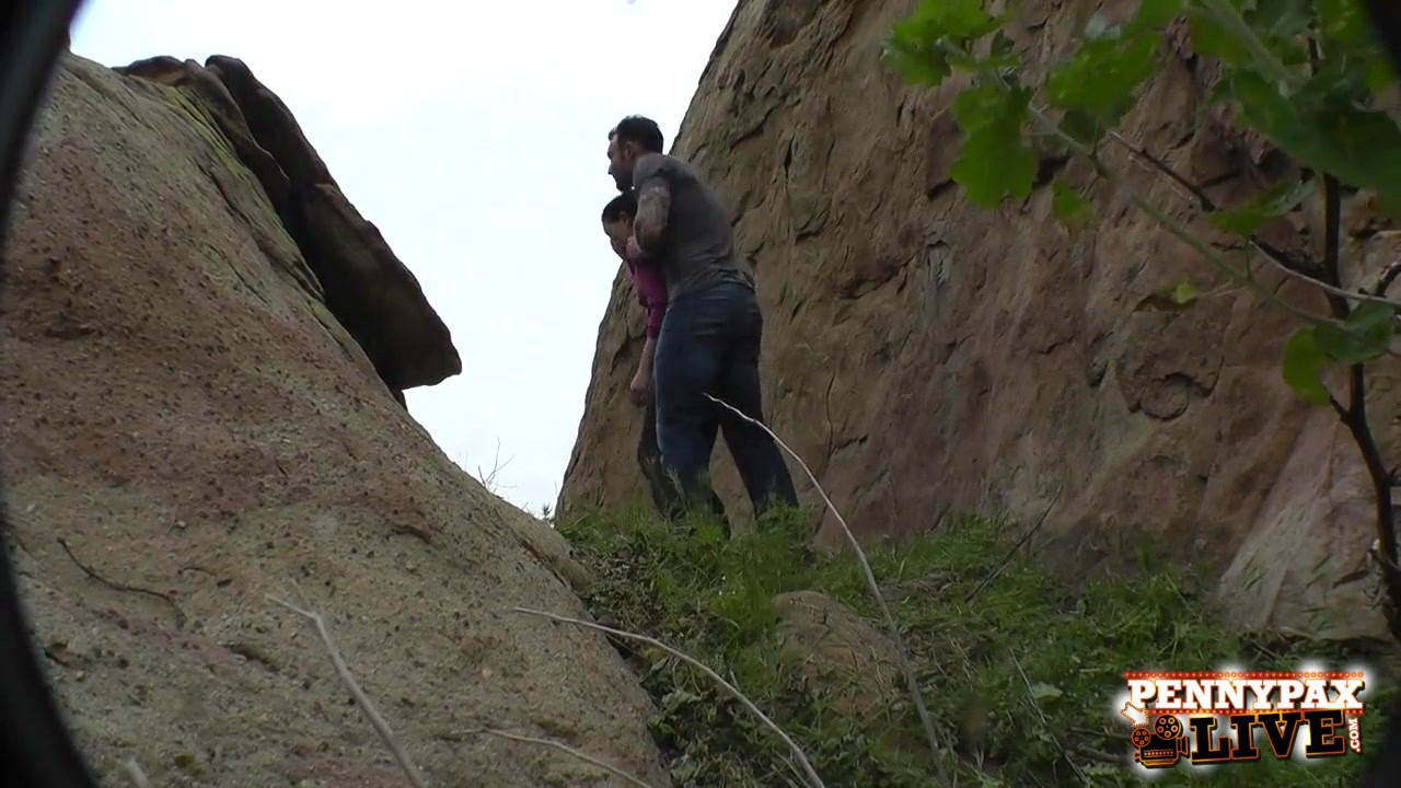 ペニー・パックスとサラ・シェボンの素晴らしいハイキングハメ撮り3p