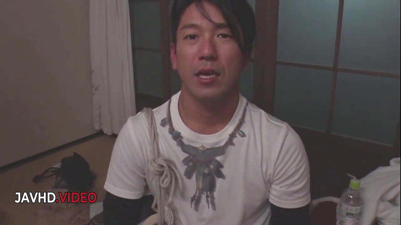 Yua Ariga em aventura de boquete insolente em cena de sexo japonês fumegante