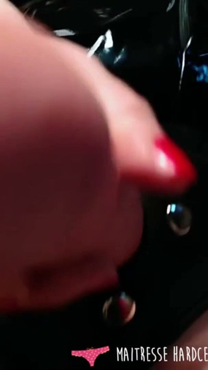 Vends-ta-culotte - If you're a submissive man who loves to suck cock, this video is for you ! | Clip 1
