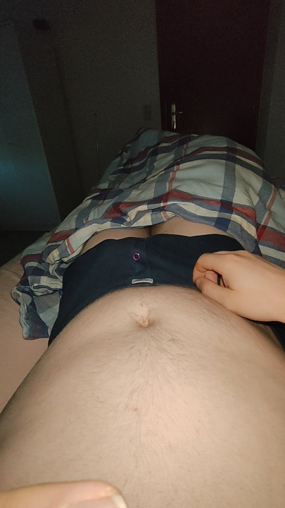 Small cock jerks off without coming
