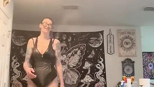 73 Giantess Cooks in Tiny Kitchen
