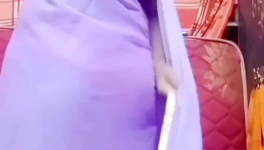 Hintli Hintli tamil evli kadın renu çıplak canlı çağrı vibratör göğüsleri amcığı azdırıyor büyük göt ateşli sesi açıyor! Renuraj