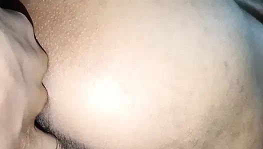 Gaya anjing pertama kali dan gadis menunggangi kontol