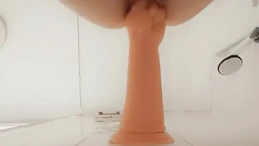 Fisting tight pussy
