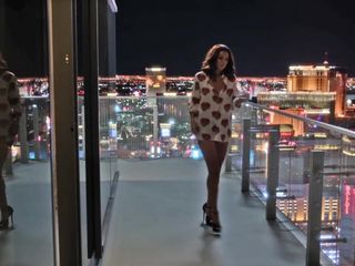 Обнаженный секс-сцена Serinda Swan в Ballers ScandalPlanet.com