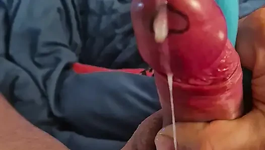 Taze dövmeye boşalıyor