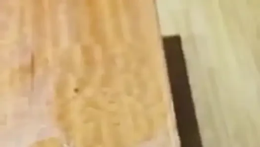 Mutfak masasına işeme derlemesi (7 klip)
