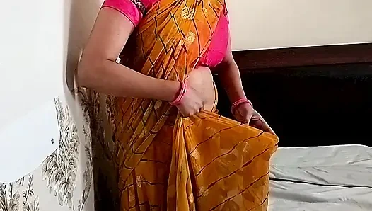 Юную дези 18+ бхабхи застукали Девар за мастурбацией после того, как она жестко трахается, пока дома одна (хинди аудио)