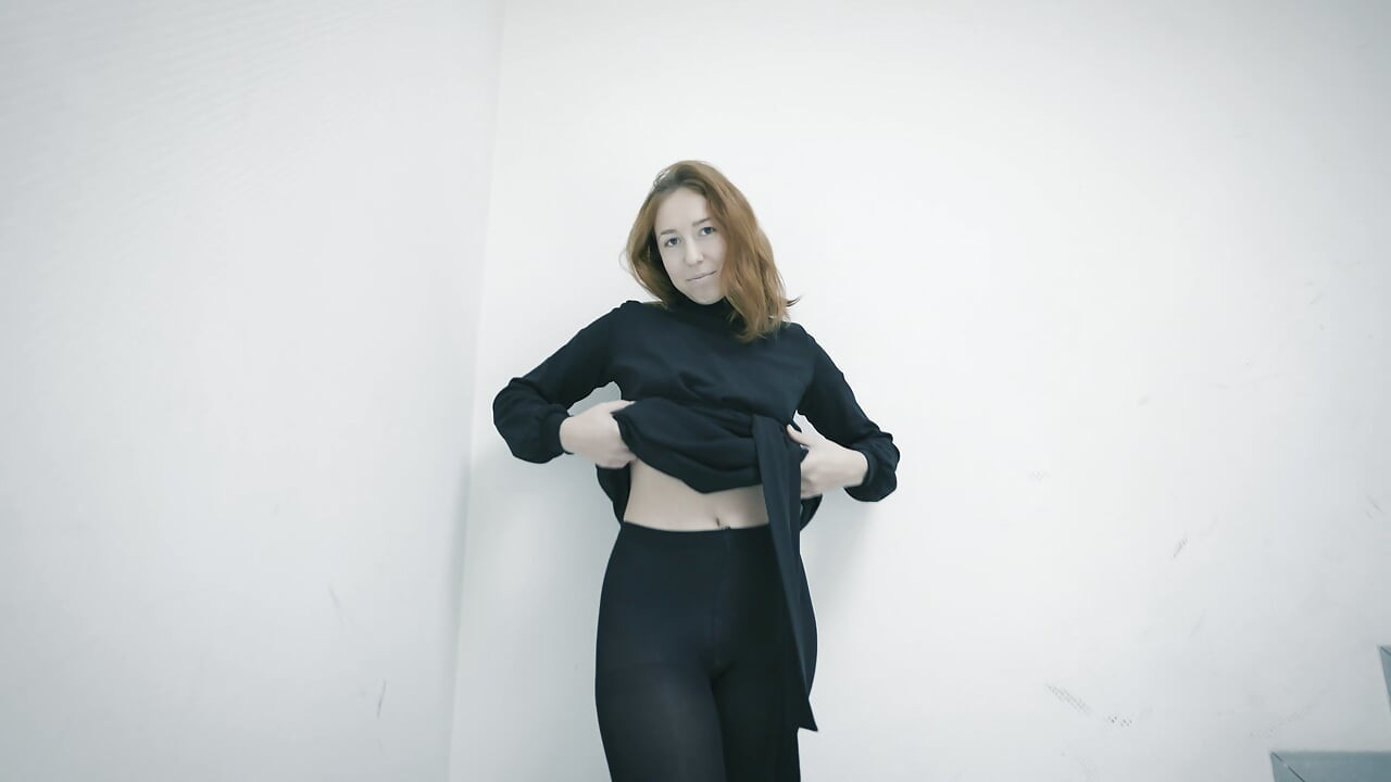 Adelle face sex anal pentru prima dată!