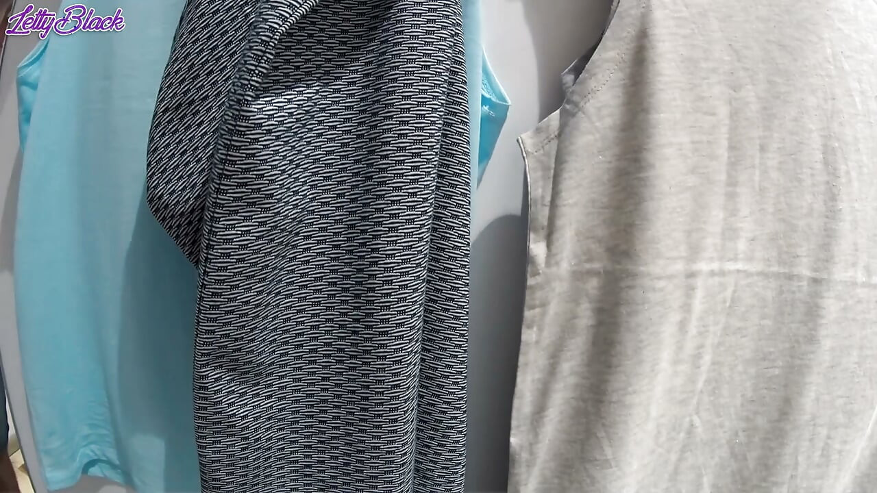 Sexo en el probador con consultora de tienda de ropa termina tragando leche