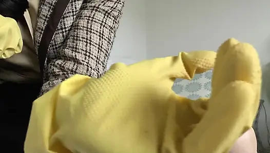 Paskalyada sperm pompalanacak! Gerekirse sağım eldivenleri ile bile! Lady Victoria Valente