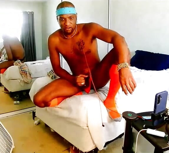 Kennie Jai Jerks and Shoots!