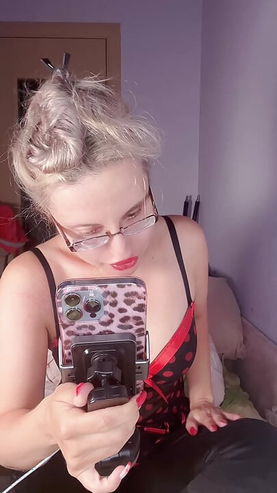 Findom Goaldigger'ı düşünmekten duramayasın