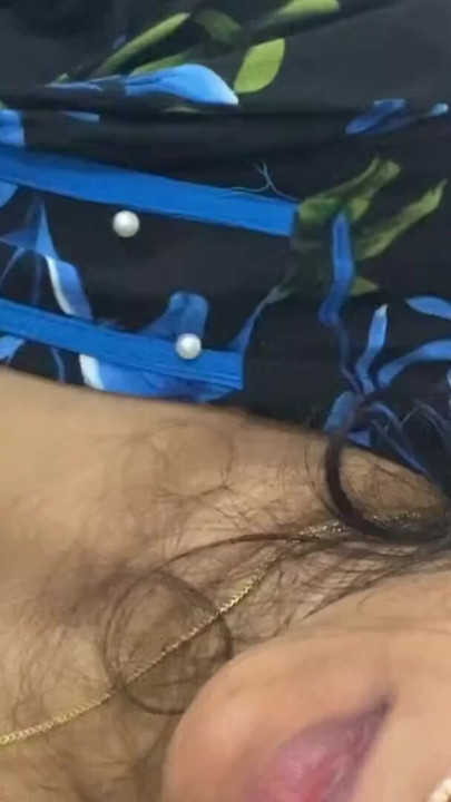 Tamil Huge boobs and sexy body alert on bedy  someone take captured | Clip 1