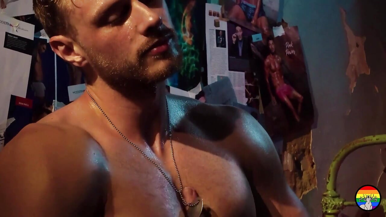 Vrući str8 balkanski bodybuilder Fedor se vratio i opet drka