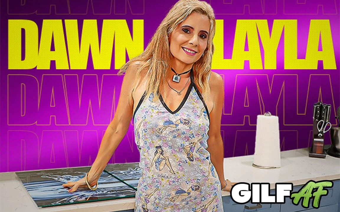 Dawn Layla吞下孙女男友的浓稠精液