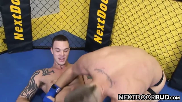 Athletic jocks Cliff Jensen and Steven Daigle anal fuck