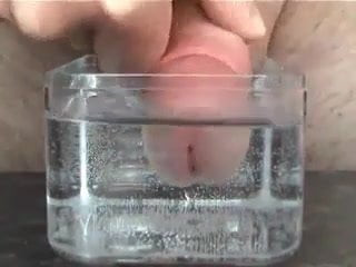 Sopstvena cumshot zabava