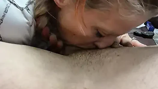 Blonde Amature Deepthroat Queen Special K shows off her skills on wildstyles