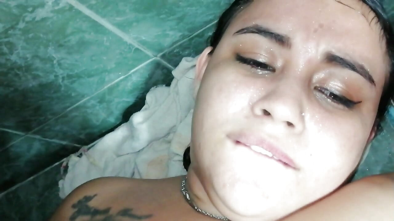 SEXY CHUBBY HAS GOOD BOOTY FUCKED BY HER SKINNY BIG COCK NEIGHBOR