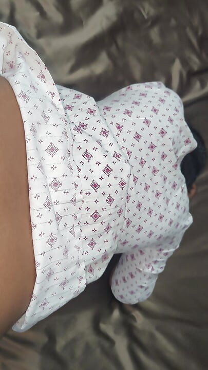 インドのテルグ語のデシ大学女子がロッジでセックスされるセックス動画