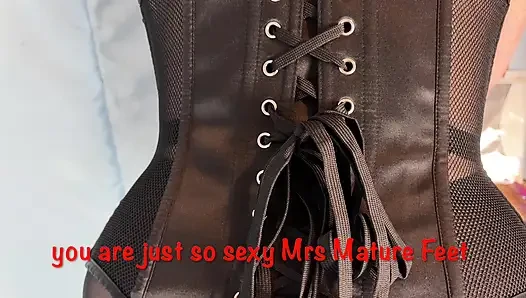 Mrs Mature Feet has a fantastic new Corset 433