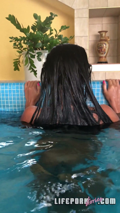 Life Porn Stories 13 - Part 2 Little Mermaid From Public Pool