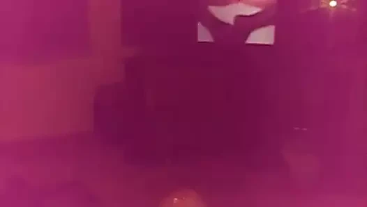 Karısı için okşayan boğa!