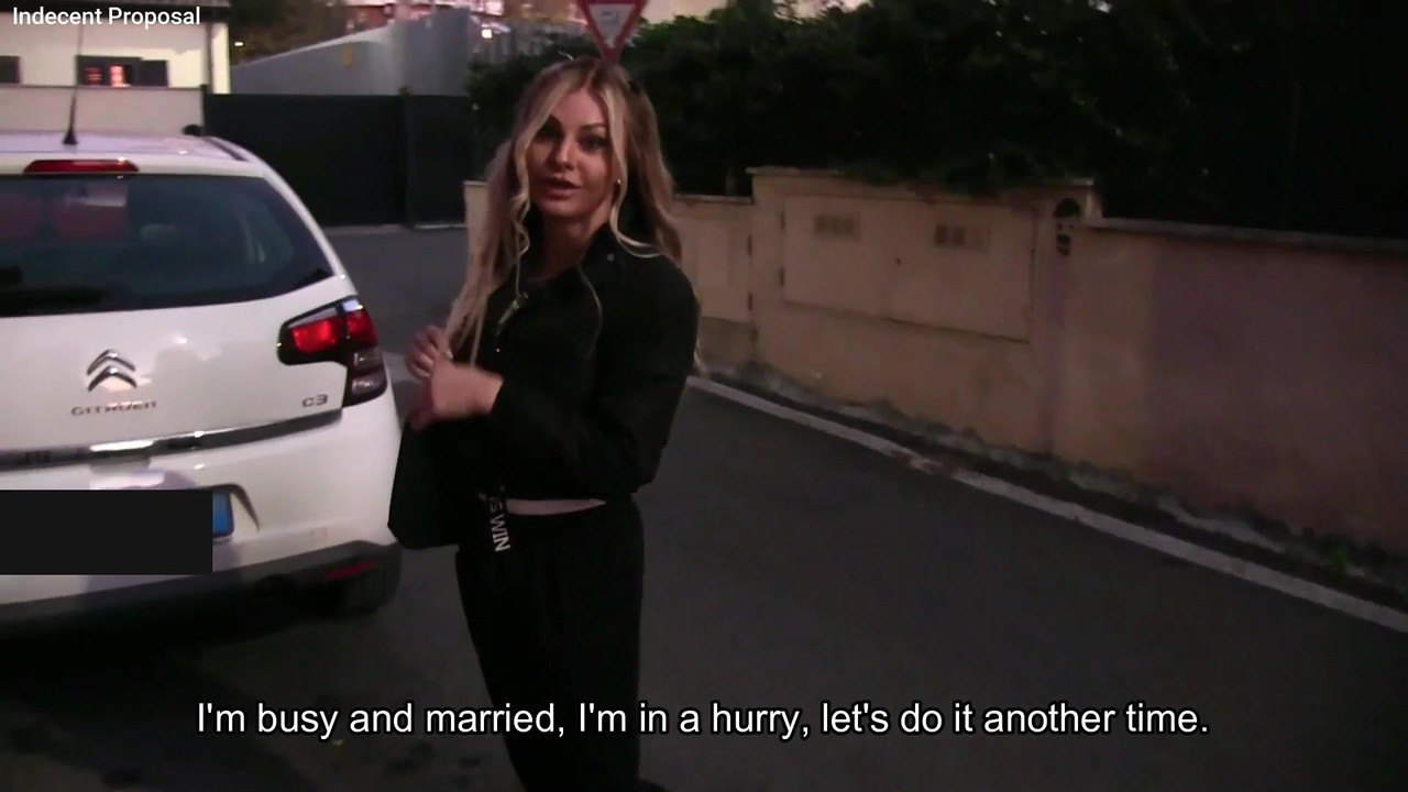 非常性感的意大利熟女神圣地吮吸鸡巴