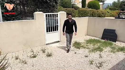 Emlakçı, eşim iş seyahatindeyken beni almaya geliyor!