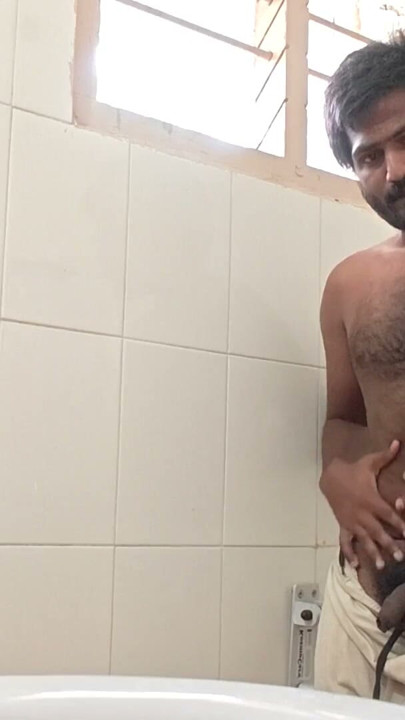 XHard - Boisson d'urine dans le village des chasseurs | Clip 1