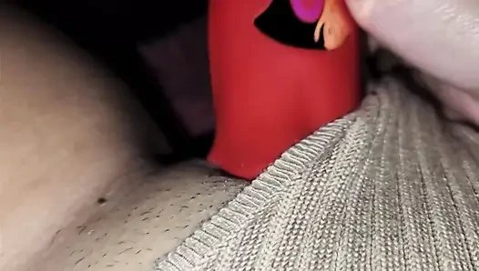 Powerful toy that eats, my pussy, it reached heaven and gives me an orgasm