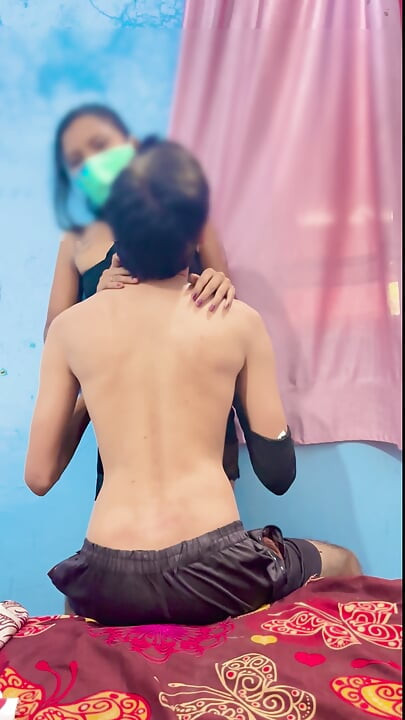Mere boyfriend ne ghar bulakar sex kiya bahut achha laga