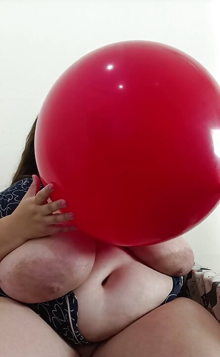 Ssbbw melambungkan balon