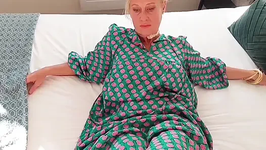 Amateur Blonde Wife Enjoys Daily Sex Games