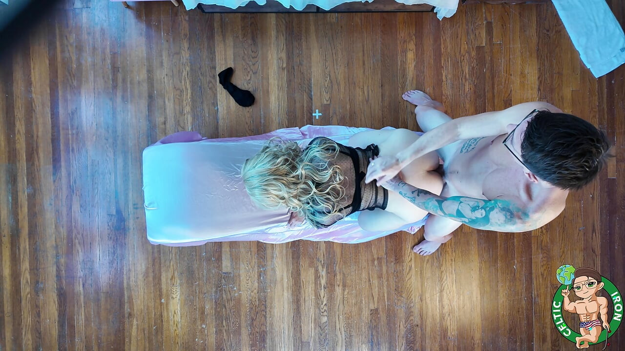 Big Ass Blonde Deepthroat Doggystyle 4K Voyeur